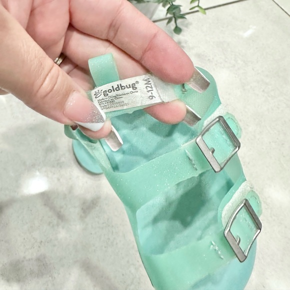 Baby girl Velcro sandals size 9-12 months - Picture 3 of 4